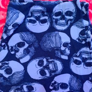 Lularoe TC Skull Leggings Tall Curvy 💀 EUC